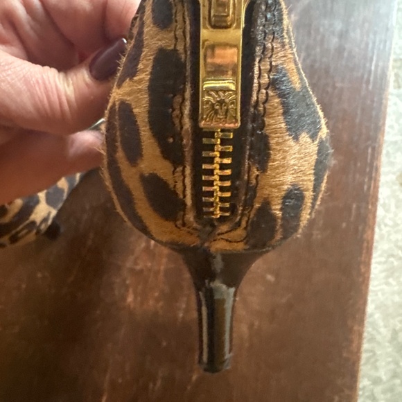 Leopard Print Pumps Size 9.5 - Picture 3 of 6